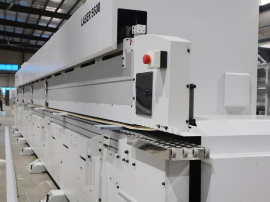 Painéis de alta qualidade Máquina de bandagem de borda de laser inteligente sem costura